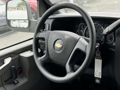 2025 Chevrolet Express 3500 RWD 3500 Regular Wheelbase WT
