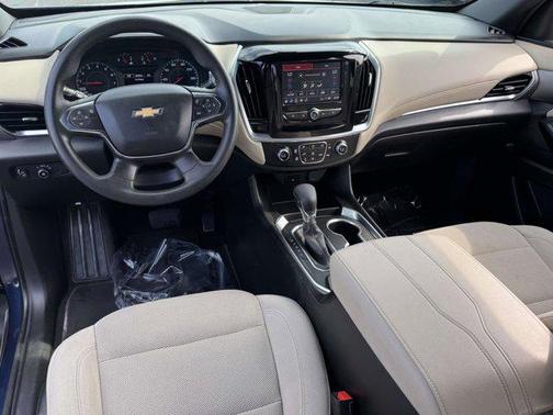 2022 Chevrolet Traverse LS