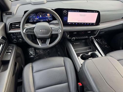 Black 2025 Chevrolet Suburban 4WD Z71