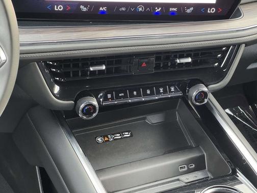 Black 2025 Chevrolet Suburban 4WD Z71