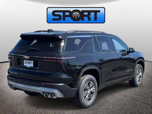Mosaic Black Metallic 2026 Chevrolet Traverse LT