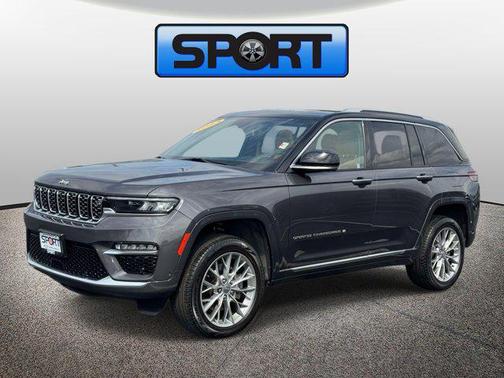 Diamond Black Crystal Pearlcoat 2023 Jeep Grand Cherokee Summit