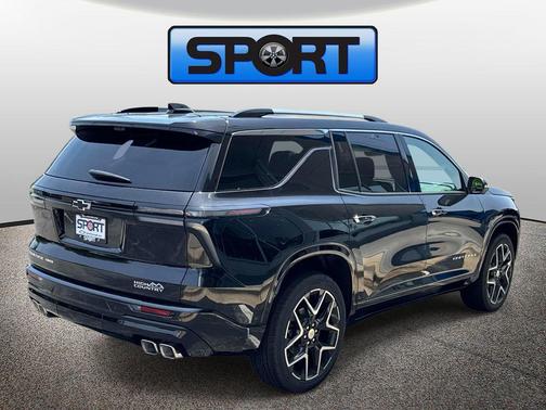 Mosaic Black Metallic 2026 Chevrolet Traverse High Country