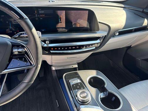 2024 Cadillac LYRIQ Sport