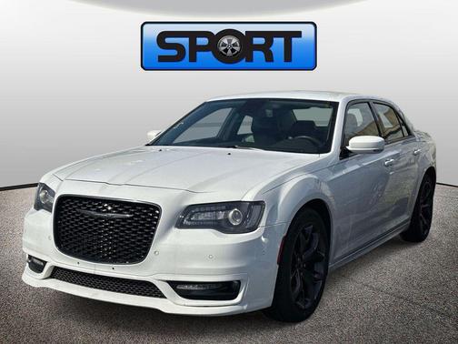 Bright White 2022 Chrysler 300 Touring