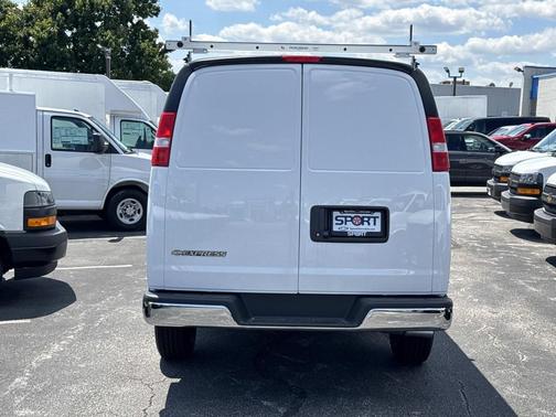 Summit White 2026 Chevrolet Express 2500 Work Van