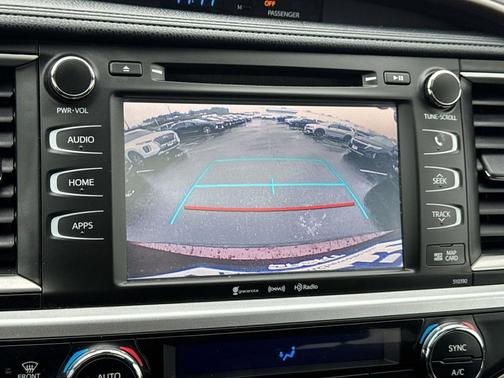 Ooh La La Rouge Mica 2019 Toyota Highlander XLE