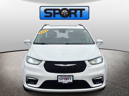 Bright White Clearcoat 2022 Chrysler Pacifica Touring L