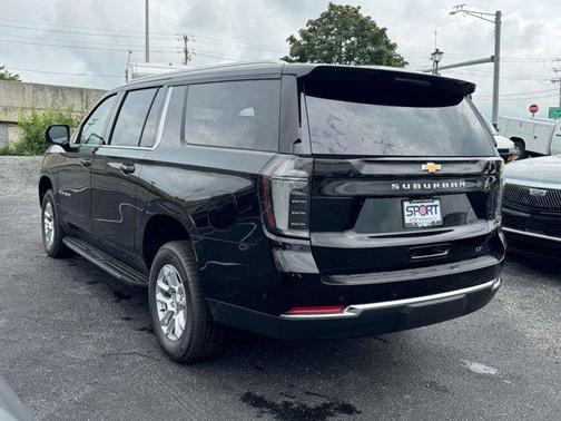 2025 Chevrolet Suburban LT