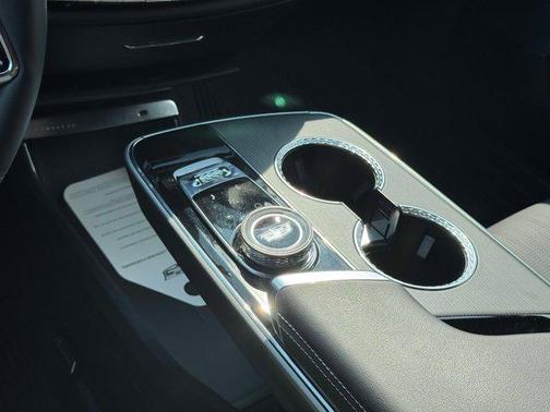 2024 Cadillac LYRIQ Luxury w/1SE