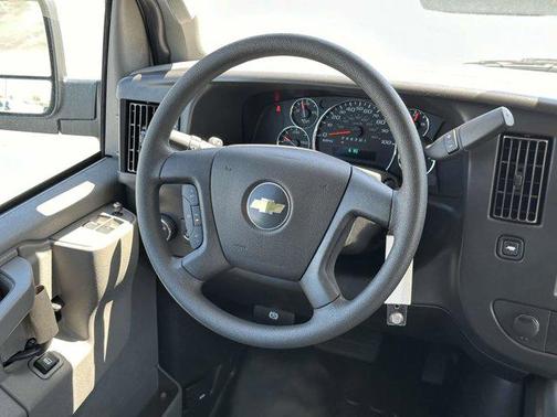 2025 Chevrolet Express 2500 RWD 2500 Regular Wheelbase WT