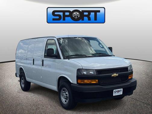 GAZ SUMMIT WHITE 2026 Chevrolet Express 2500 LT