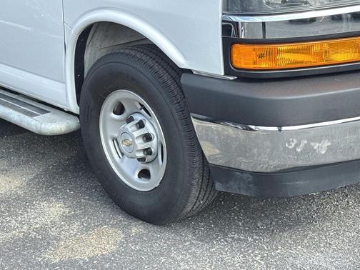 Summit White 2024 Chevrolet Express 2500 Work Van
