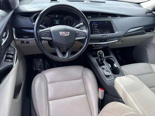 2020 Cadillac XT4 Premium Luxury