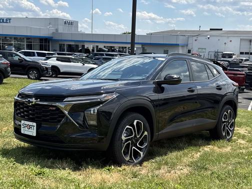 Mosaic Black Metallic 2026 Chevrolet Trax FWD 2RS