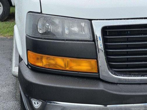 2022 GMC Savana 2500 Work Van