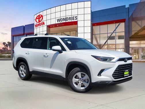 2025 Toyota Highlander LE