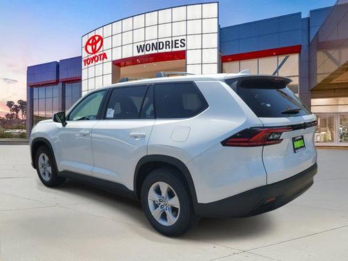 2025 Toyota Highlander LE