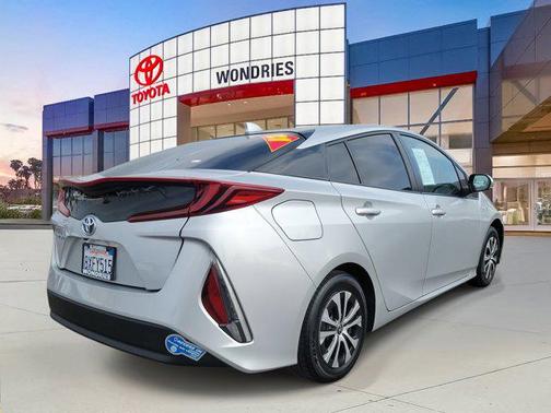 2021 Toyota Prius Prime LE