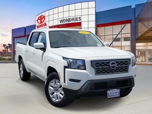 2023 Nissan Frontier SV