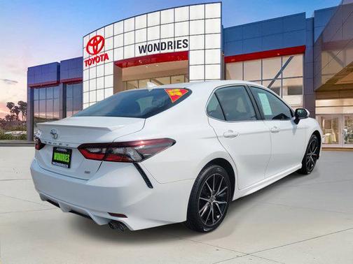 2022 Toyota Camry SE