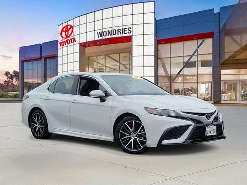 2022 Toyota Camry SE