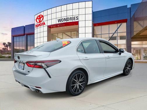 2022 Toyota Camry SE