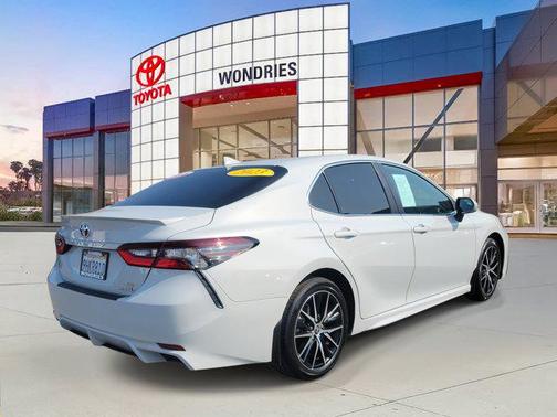 2023 Toyota Camry SE