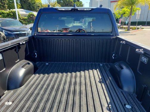 2025 Toyota Tundra Hybrid Platinum
