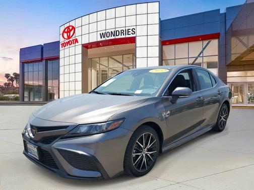 2022 Toyota Camry SE