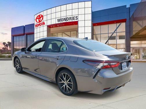 2022 Toyota Camry SE