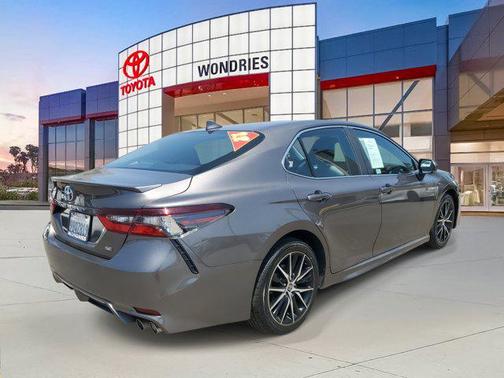 2022 Toyota Camry SE