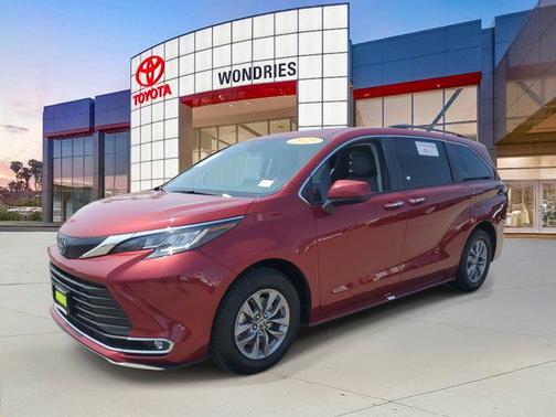 2023 Toyota Sienna XLE