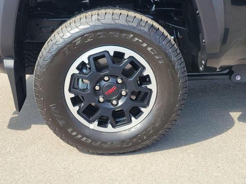 2025 Toyota Tacoma TRD Off Road