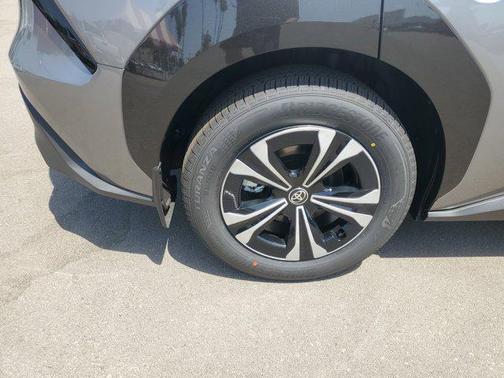 2025 Toyota bZ4X XLE