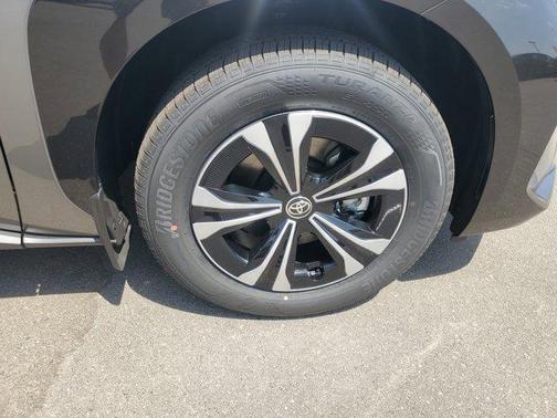 2025 Toyota bZ4X XLE