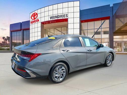 2024 Hyundai ELANTRA HEV Blue