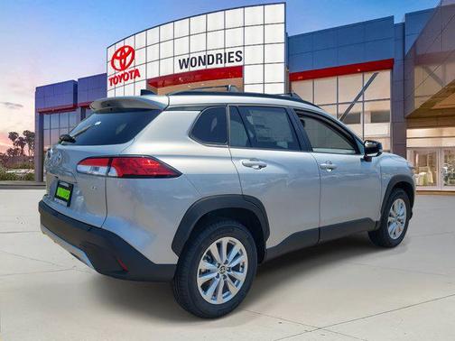 2025 Toyota Corolla Cross LE