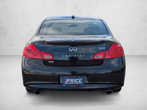 2015 INFINITI Q40 Base