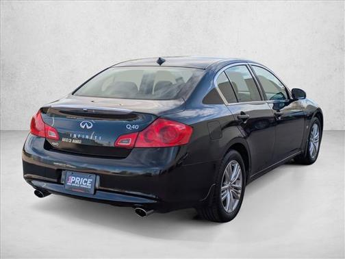 2015 INFINITI Q40 Base