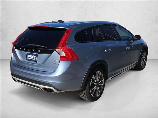2018 Volvo V60 Cross Country T5