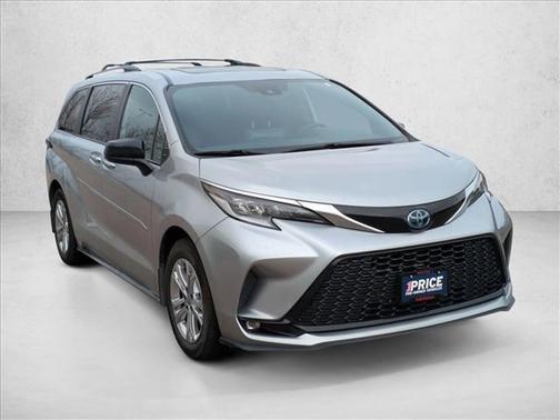 2022 Toyota Sienna XSE 7 Passenger