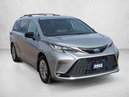 2022 Toyota Sienna XSE 7 Passenger