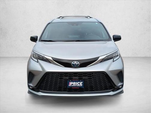 2022 Toyota Sienna XSE 7 Passenger