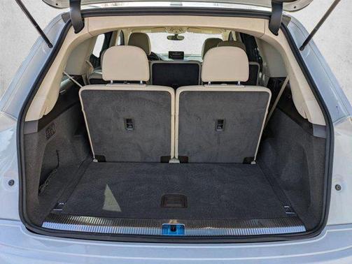 Glacier White Metallic 2019 Audi Q7 45 Premium Plus