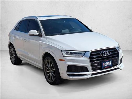 Cortina White 2018 Audi Q3 2.0T Sport Premium