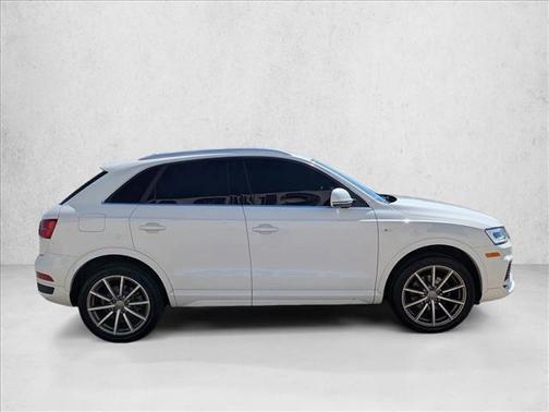 Cortina White 2018 Audi Q3 2.0T Sport Premium