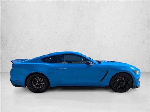 2017 Ford Shelby GT350 Base