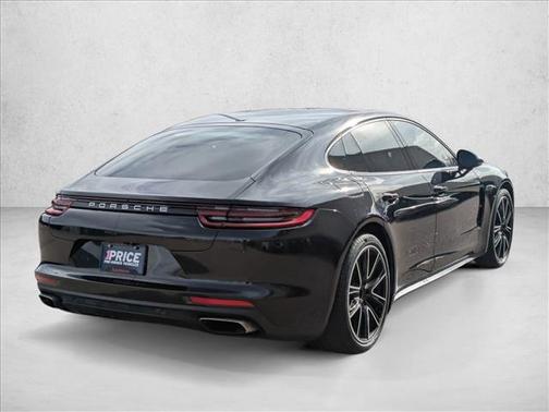 2018 Porsche Panamera 4