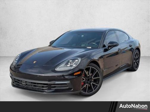2018 Porsche Panamera 4